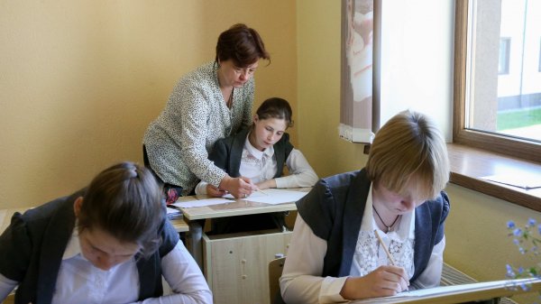 Президент РФ внес в Госдуму законопроект о воспитании
