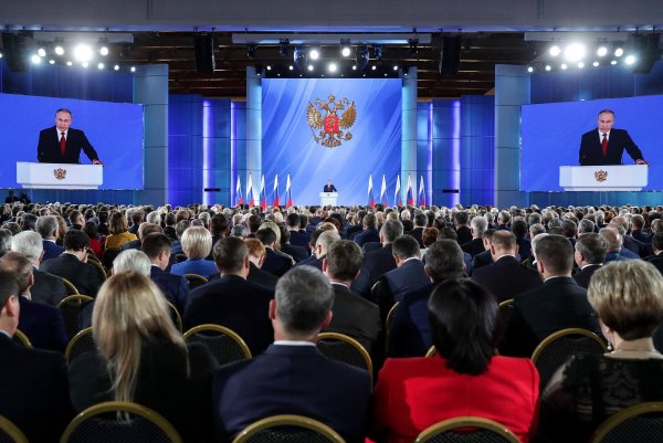 Президент России выступил с Посланием Федеральному Собранию