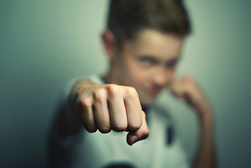 Девиантное поведение подростков: какие дети в «группе риска»